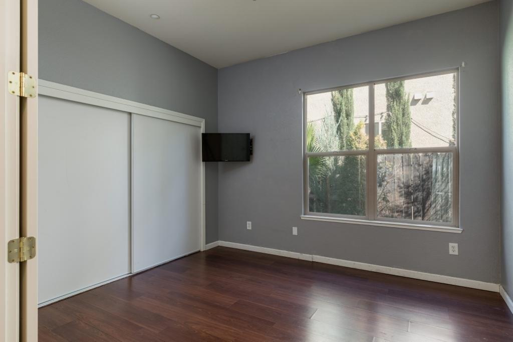 Rolling Green Dr, West Sacramento, CA 95605
