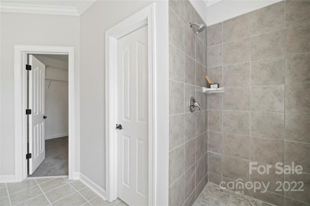 Fountaingrove Dr, Charlotte, NC 28262