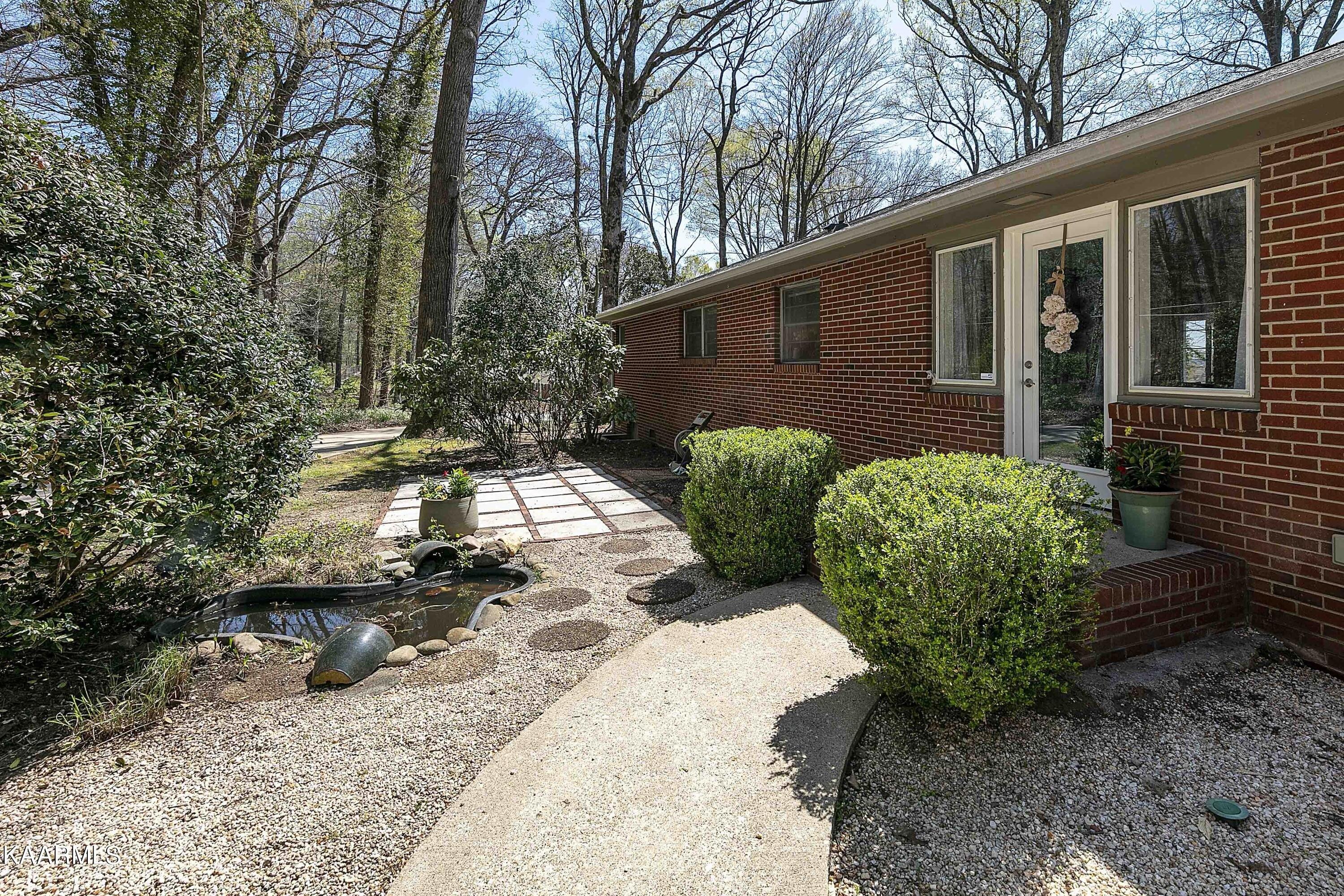 Raines Ln, Knoxville, TN 37920