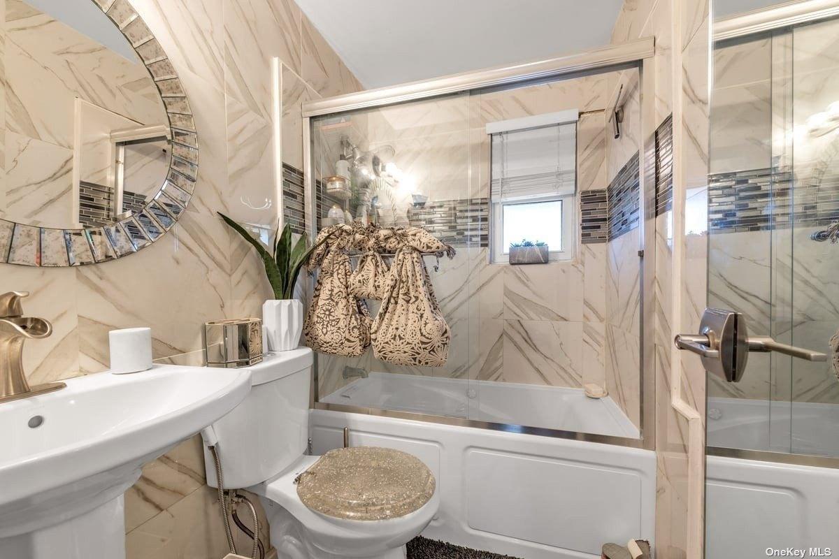 Blake Ave, Brooklyn, NY 11207