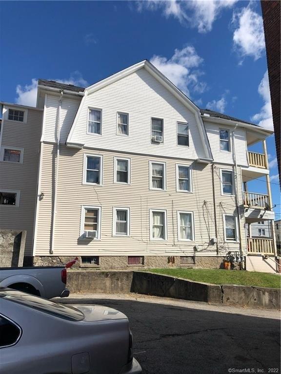 Lounsbury St, Waterbury, CT 06706