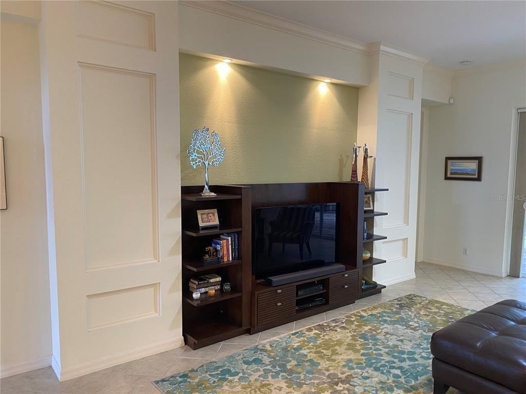 Lennox Pl, University Park, FL 34201
