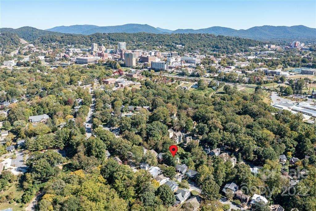 Courtland Ave, Asheville, NC 28801