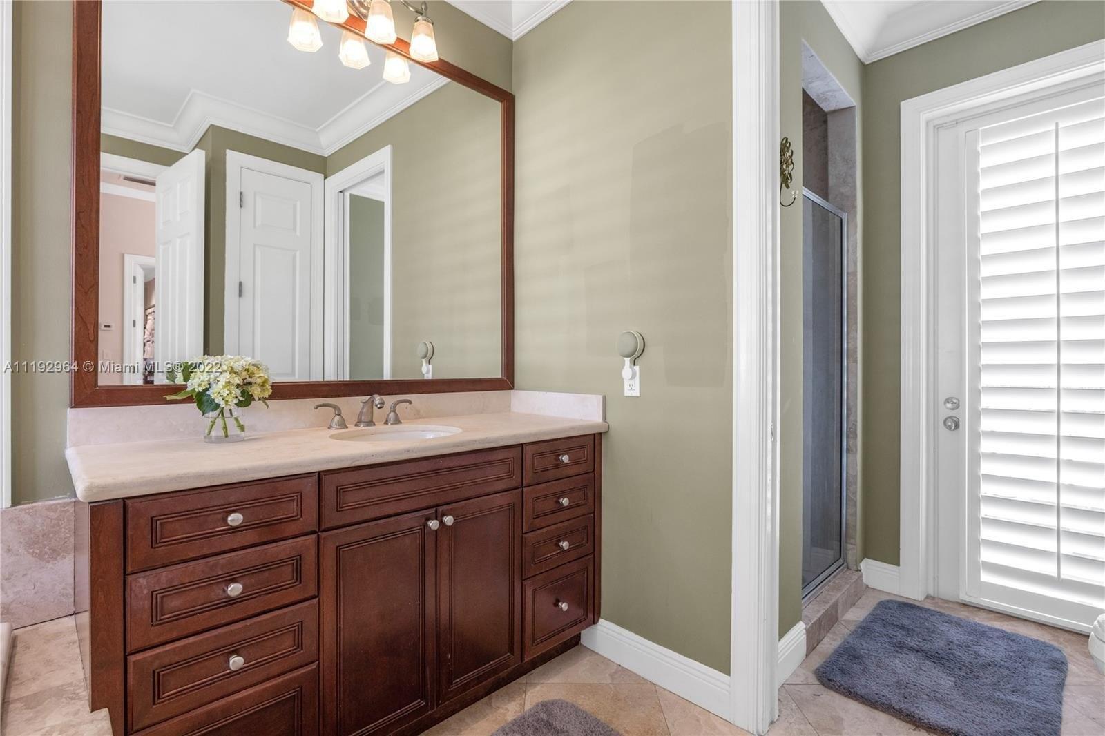 Sw 86th Ct, Palmetto Bay, FL 33157
