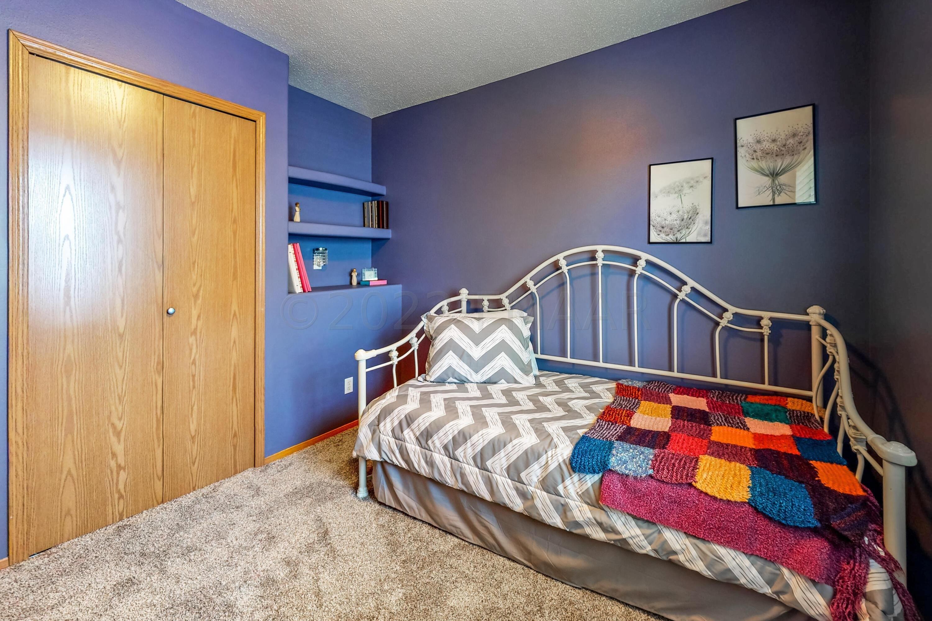 59th Ave S, Fargo, ND 58104