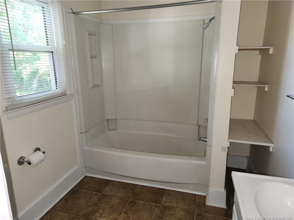 Summitt Ave, Fayetteville, NC 28305