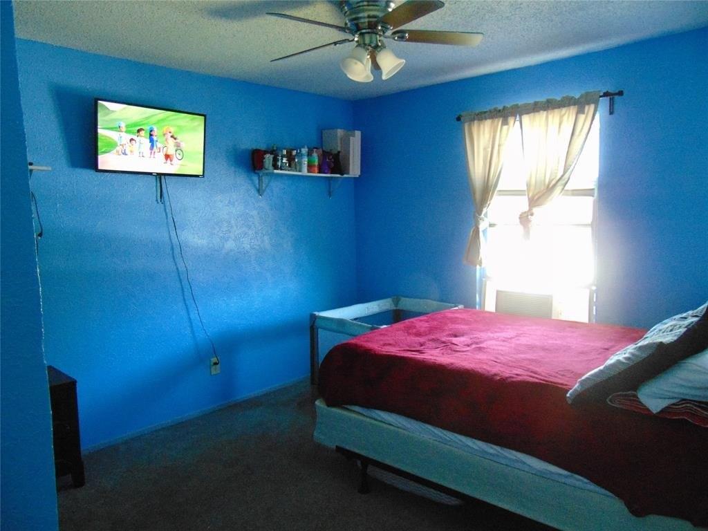 Wendy Dr, Grand Prairie, TX 75052