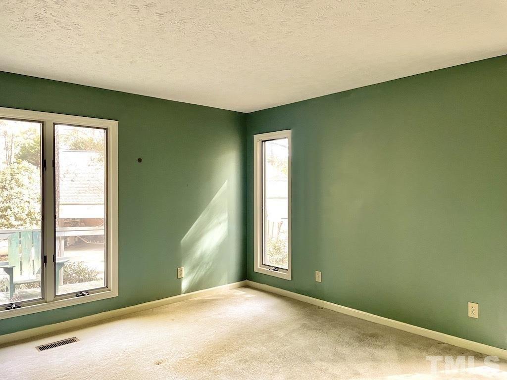 Holly Knl, Pinehurst, NC 28374