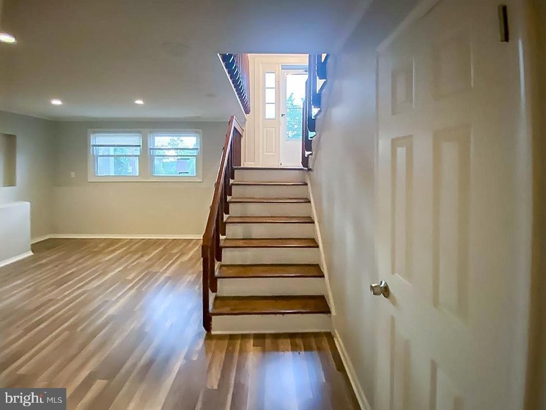 Moore St, Woodbury Heights, NJ 08097