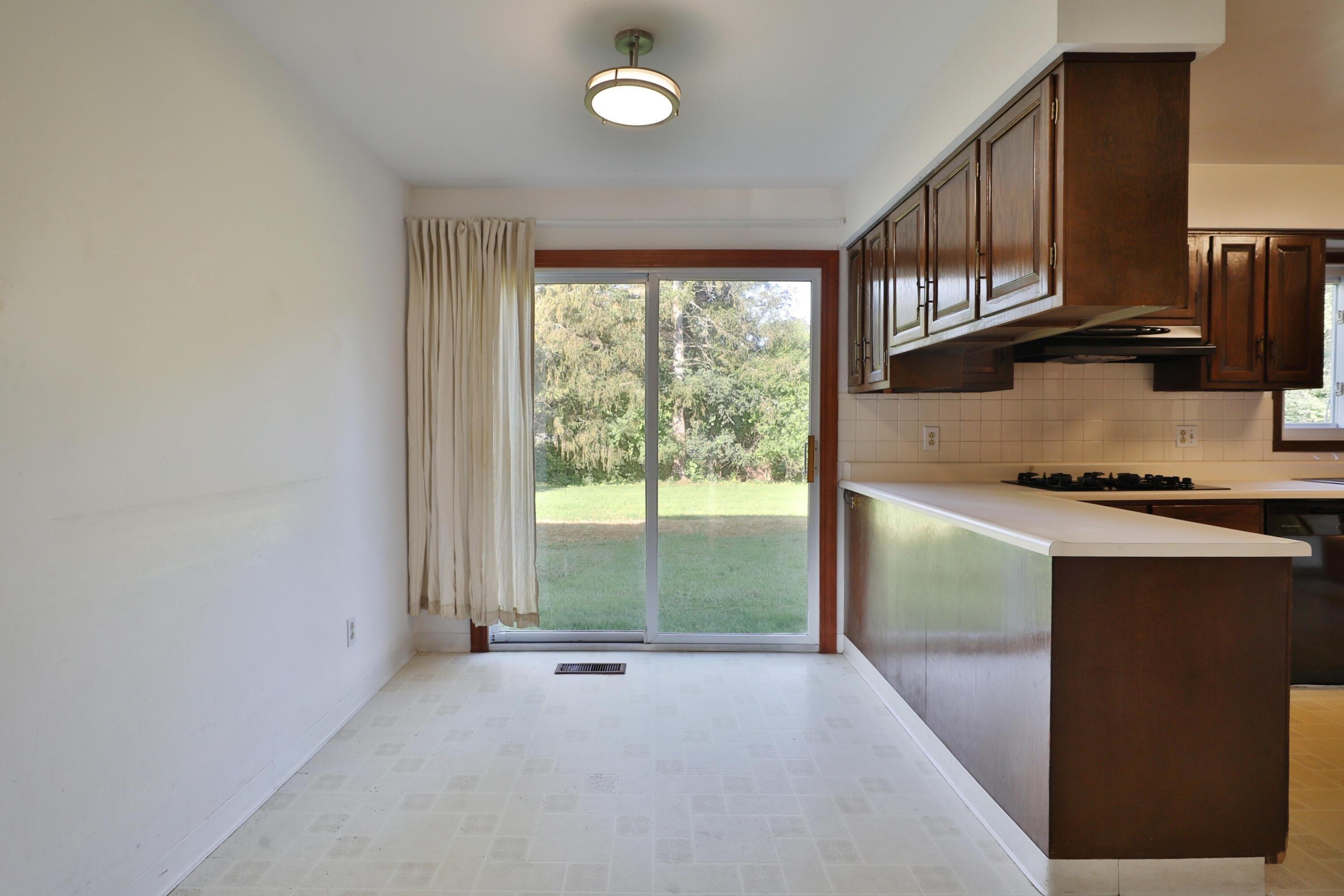 Charlbury Dr, Columbus, OH 43220