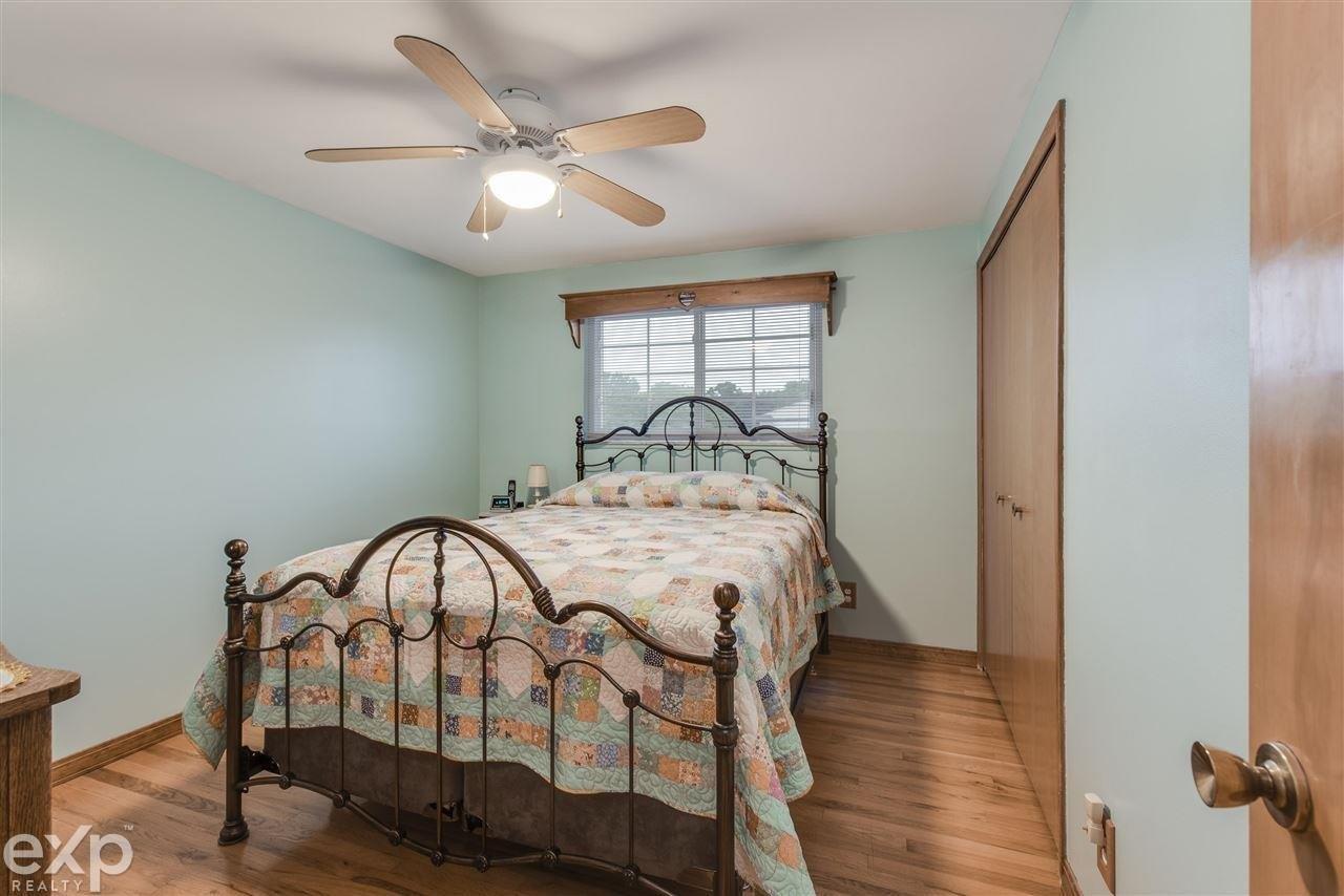 Rockport St, Roseville, MI 48066