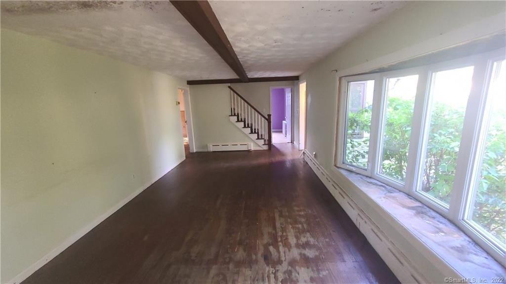 Maple Ave, North Haven, CT 06473