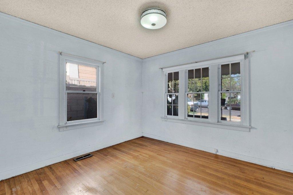 E Fairmount Rd, Burbank, CA 91501