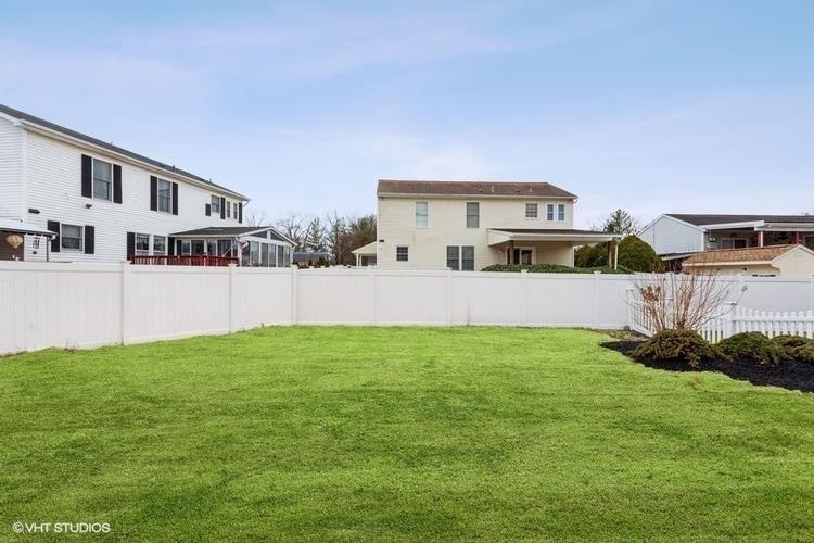 Francis Green Cir, Essex, MD 21221