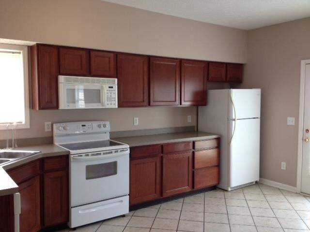 Pioneer Ln, Lexington, KY 40505