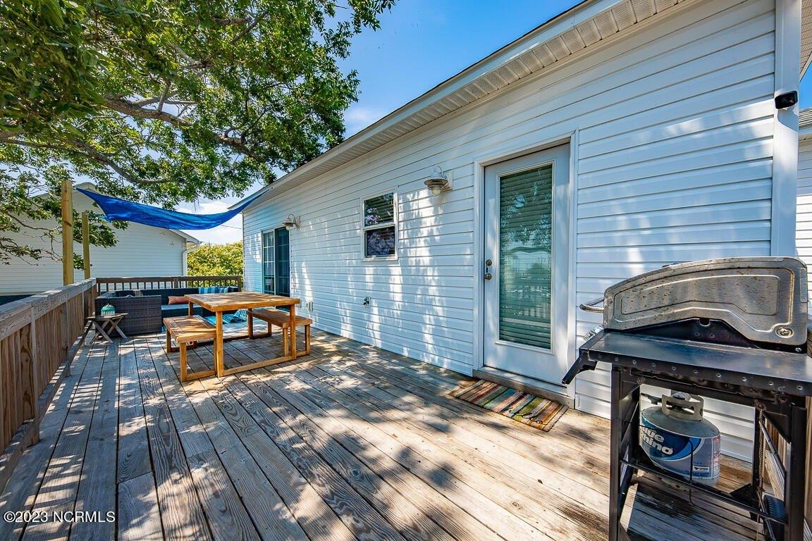 Bridges St, Morehead City, NC 28557