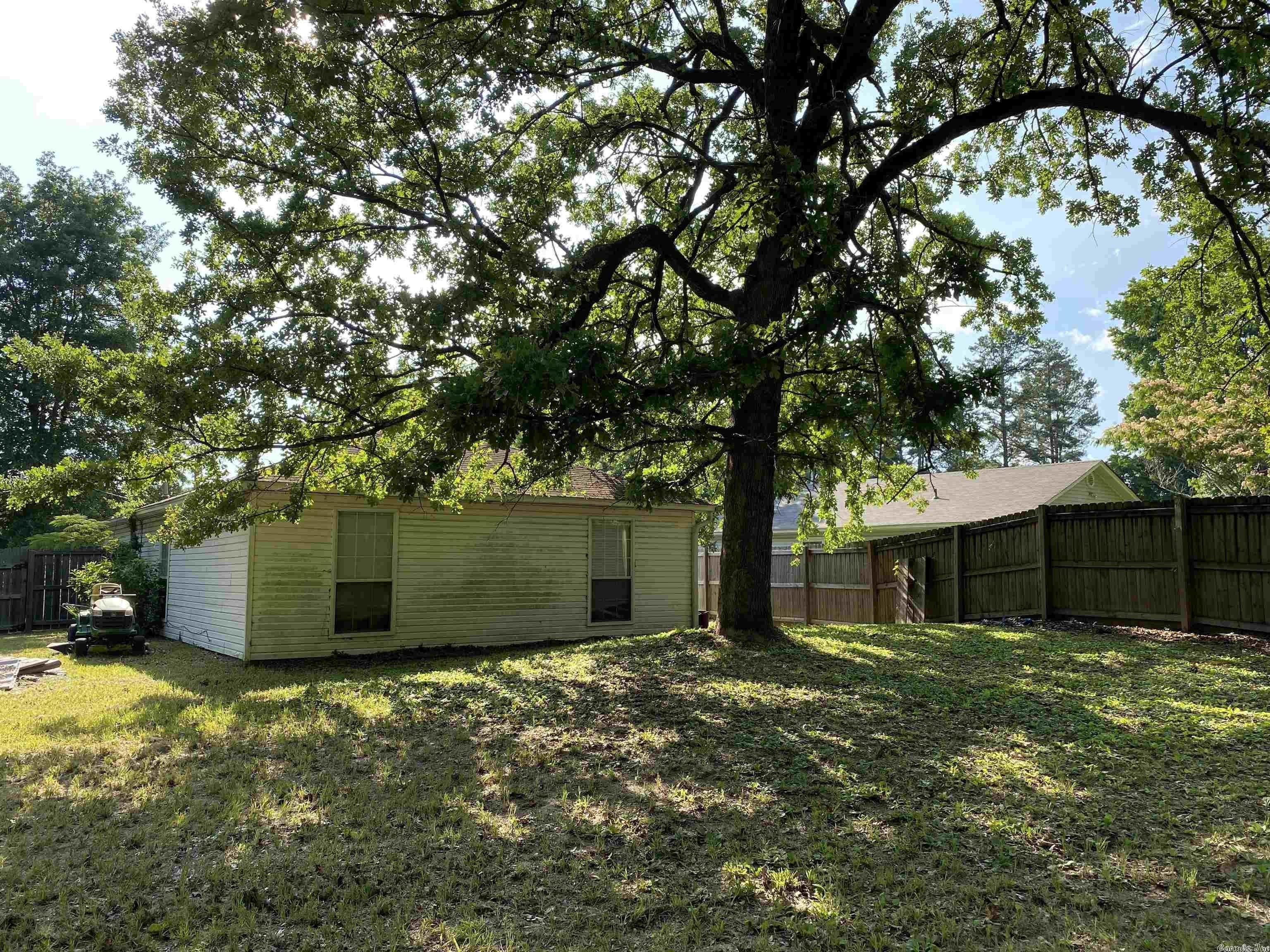Watts Rd, Benton, AR 72015