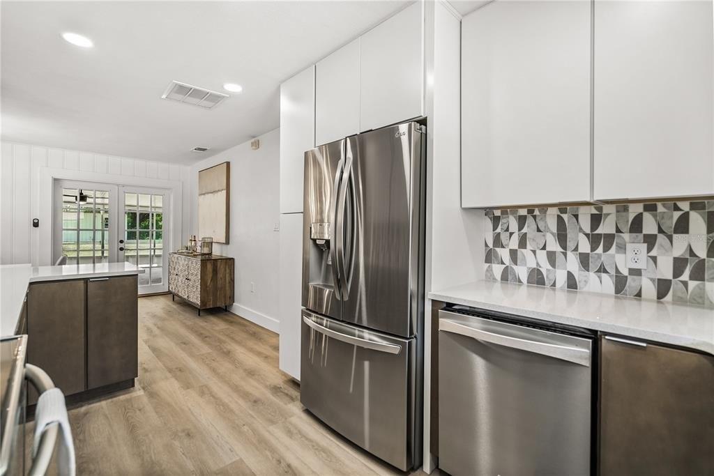 Lake Breeze Ave, Lakeland, FL 33809
