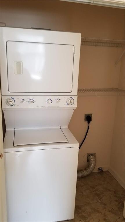 Windcroft Cir Nw, Acworth, GA 30101