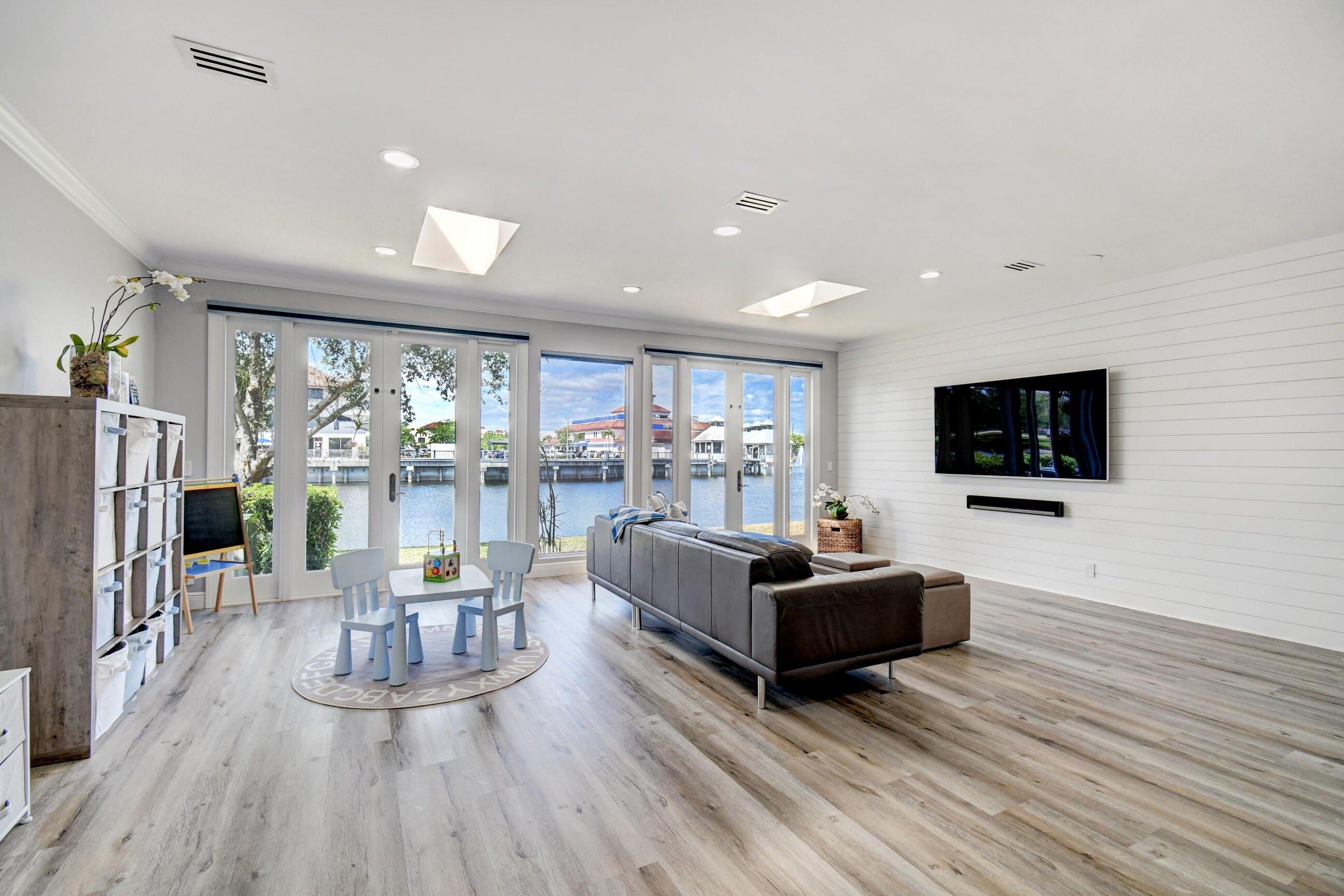 Via Regina, Boca Raton, FL 33433