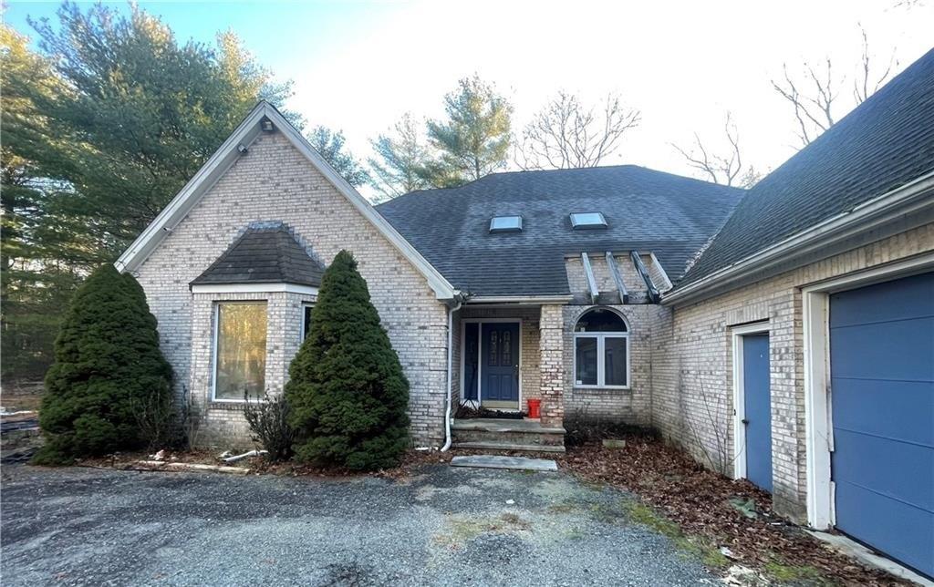 Mile Rd, Coventry, RI 02816
