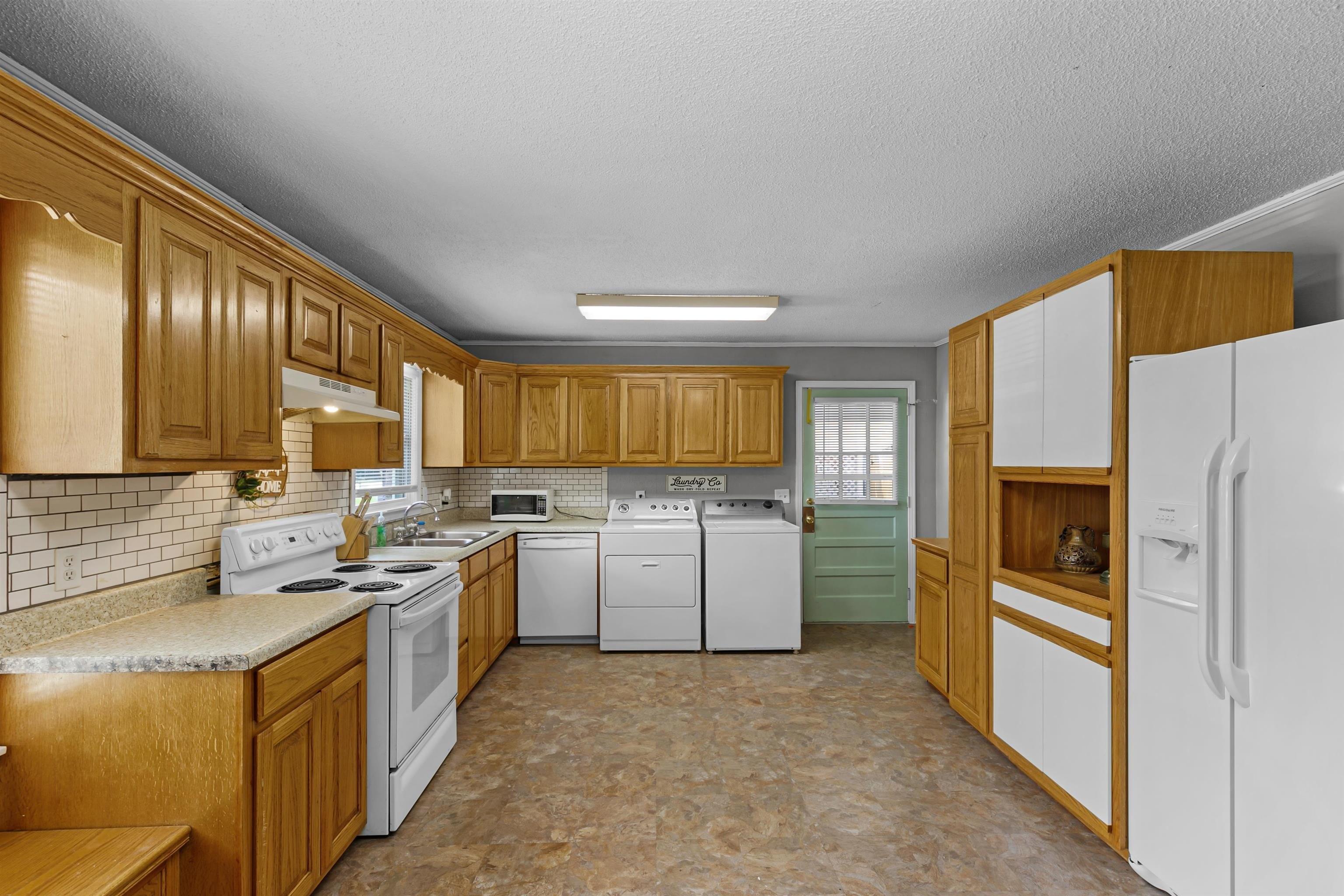 Galbraith Ave, Henderson, TN 38340