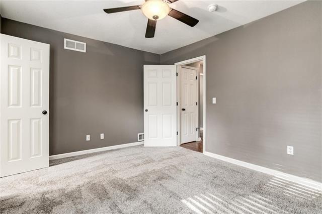 Cedar St, Prairie Village, KS 66208