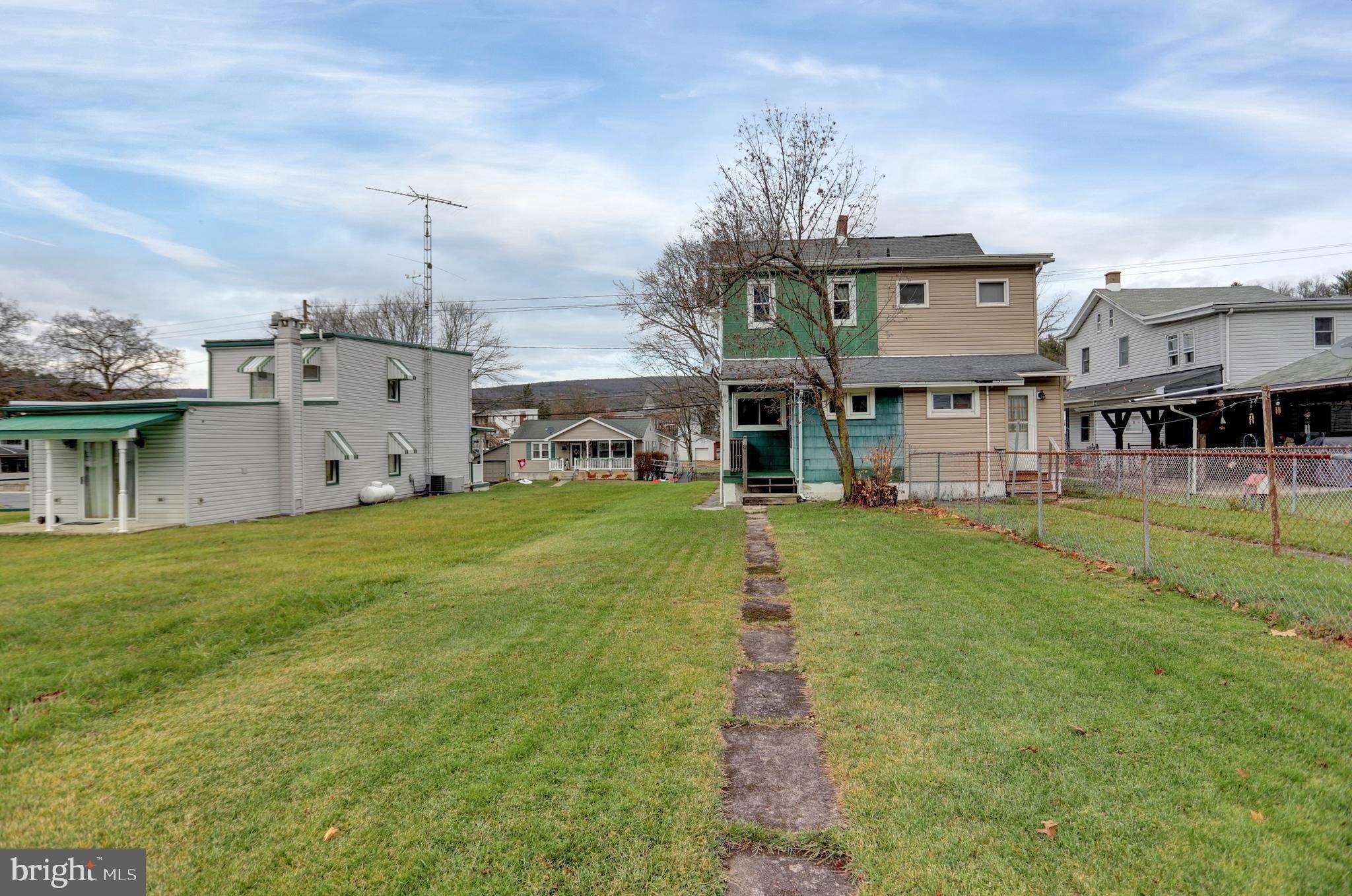 E Line St, Tremont, PA 17981