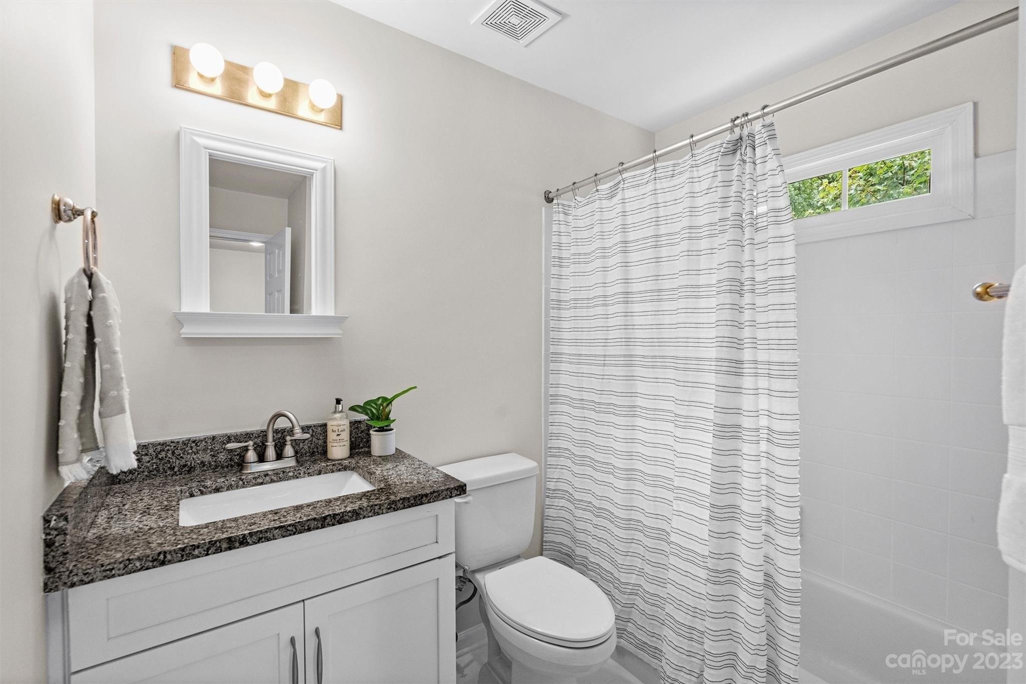 Sablewood Dr, Charlotte, NC 28205