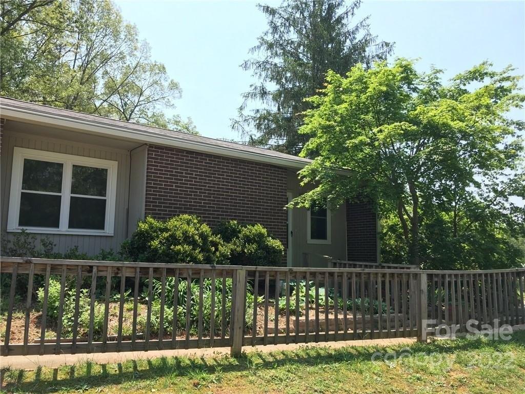 Eastview Ave, Asheville, NC 28803
