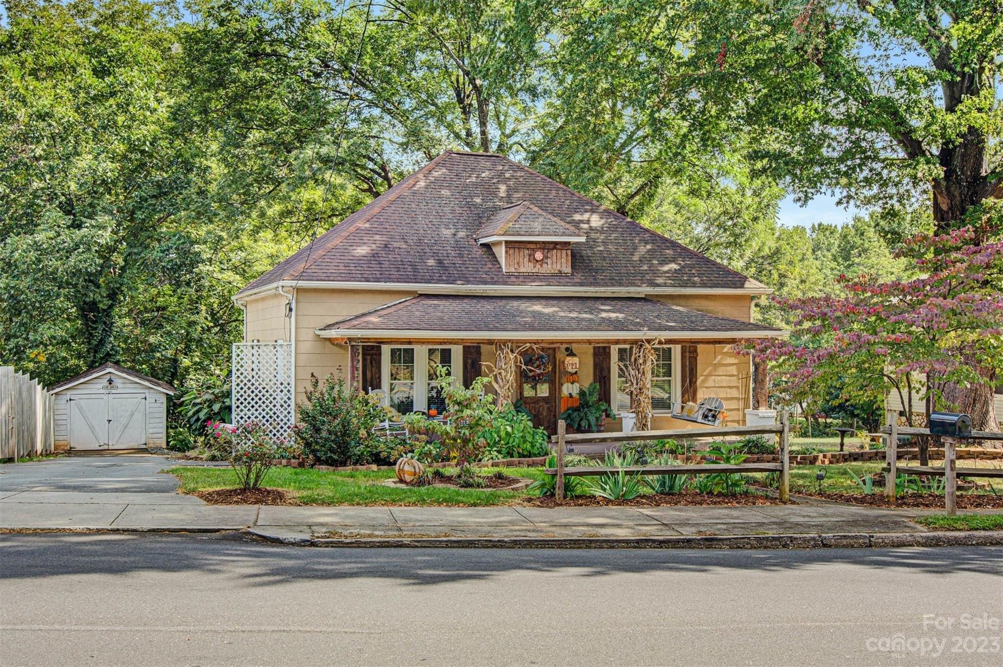 W C St, Newton, NC 28658
