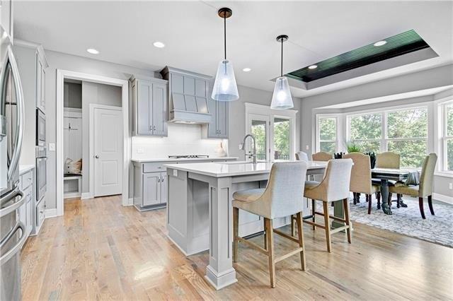 Thousand Oaks Pl, Kansas City, MO 64152