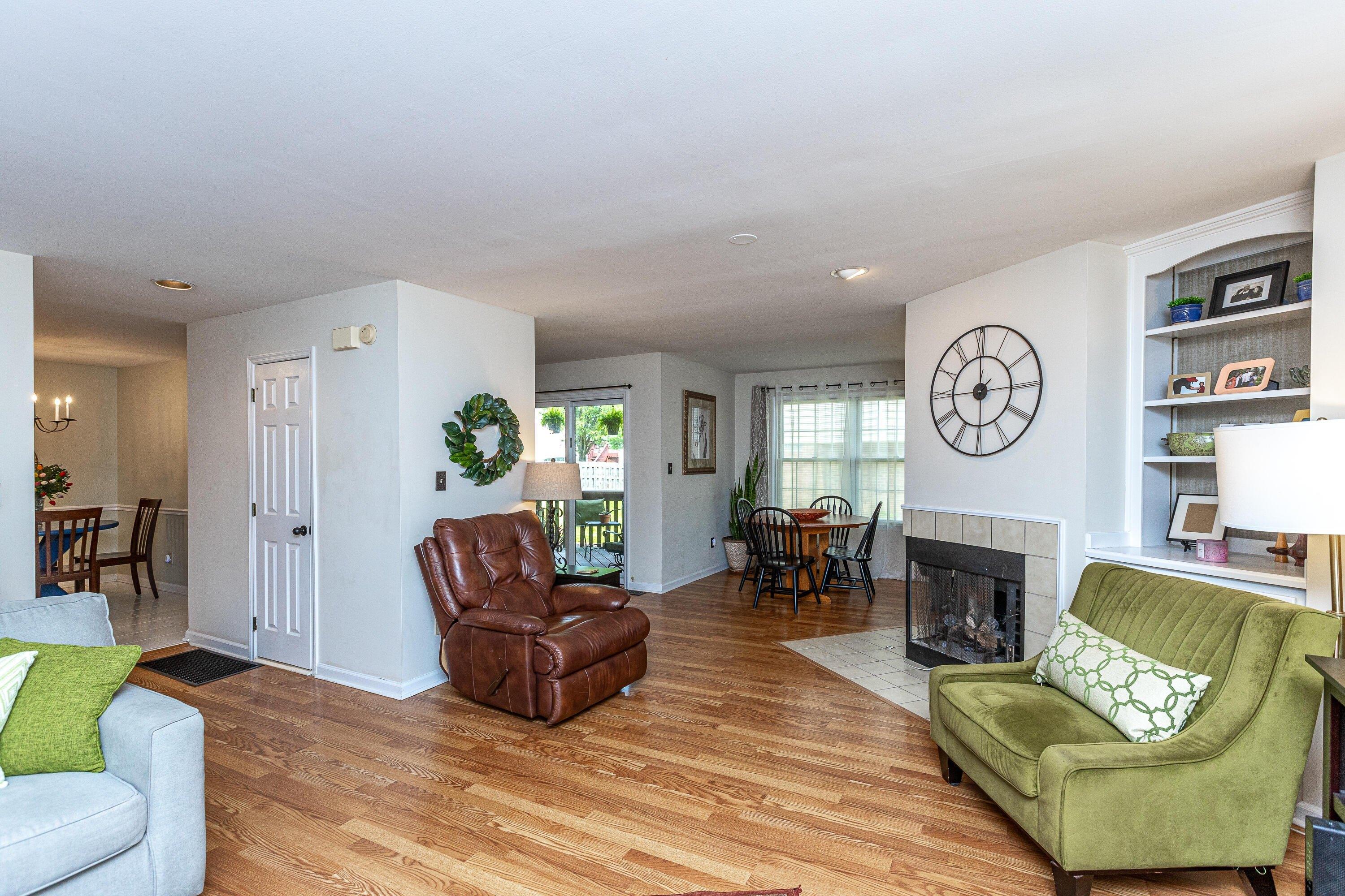 Maura Trce, Lexington, KY 40513