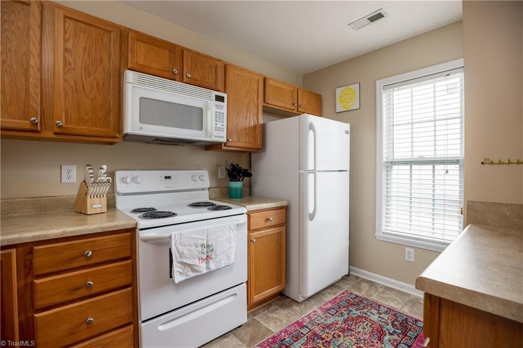 Spanish Peak Dr, High Point, NC 27265