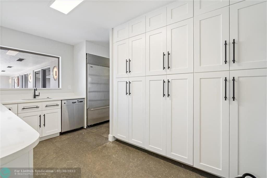 S Southlake Dr, Hollywood, FL 33019