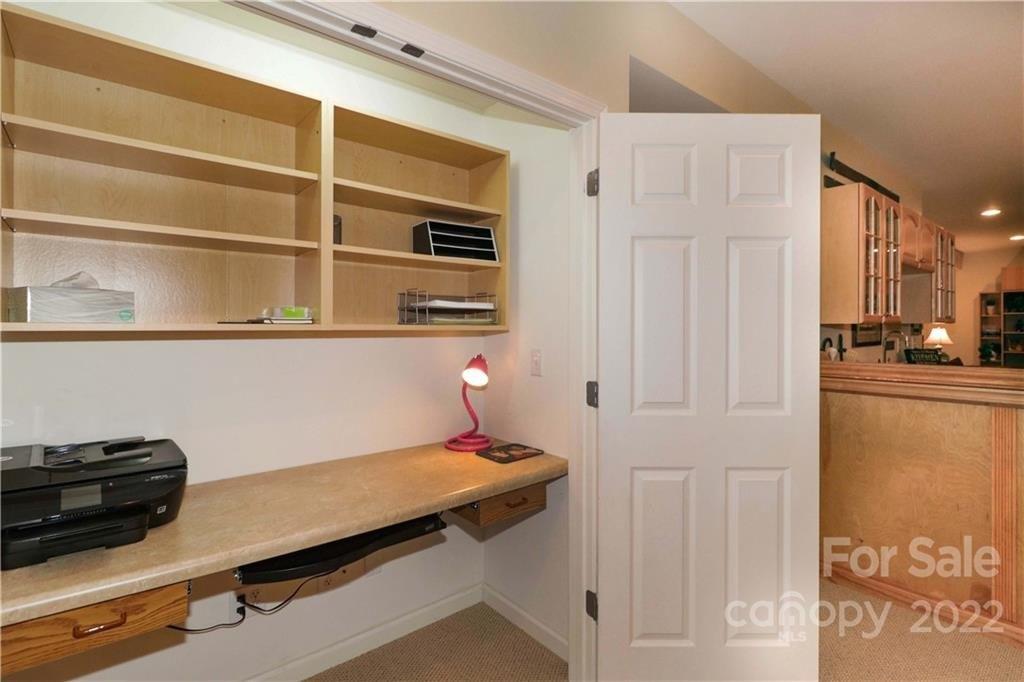 Crimson Orchard Dr, Mooresville, NC 28115
