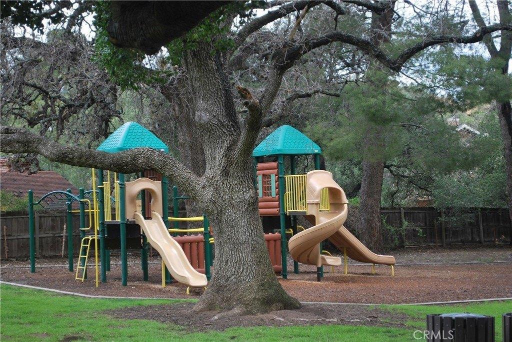 Oak Knolls Rd, Simi Valley, CA 93063