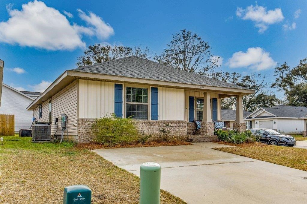 Smiley Cir, Pensacola, FL 32514