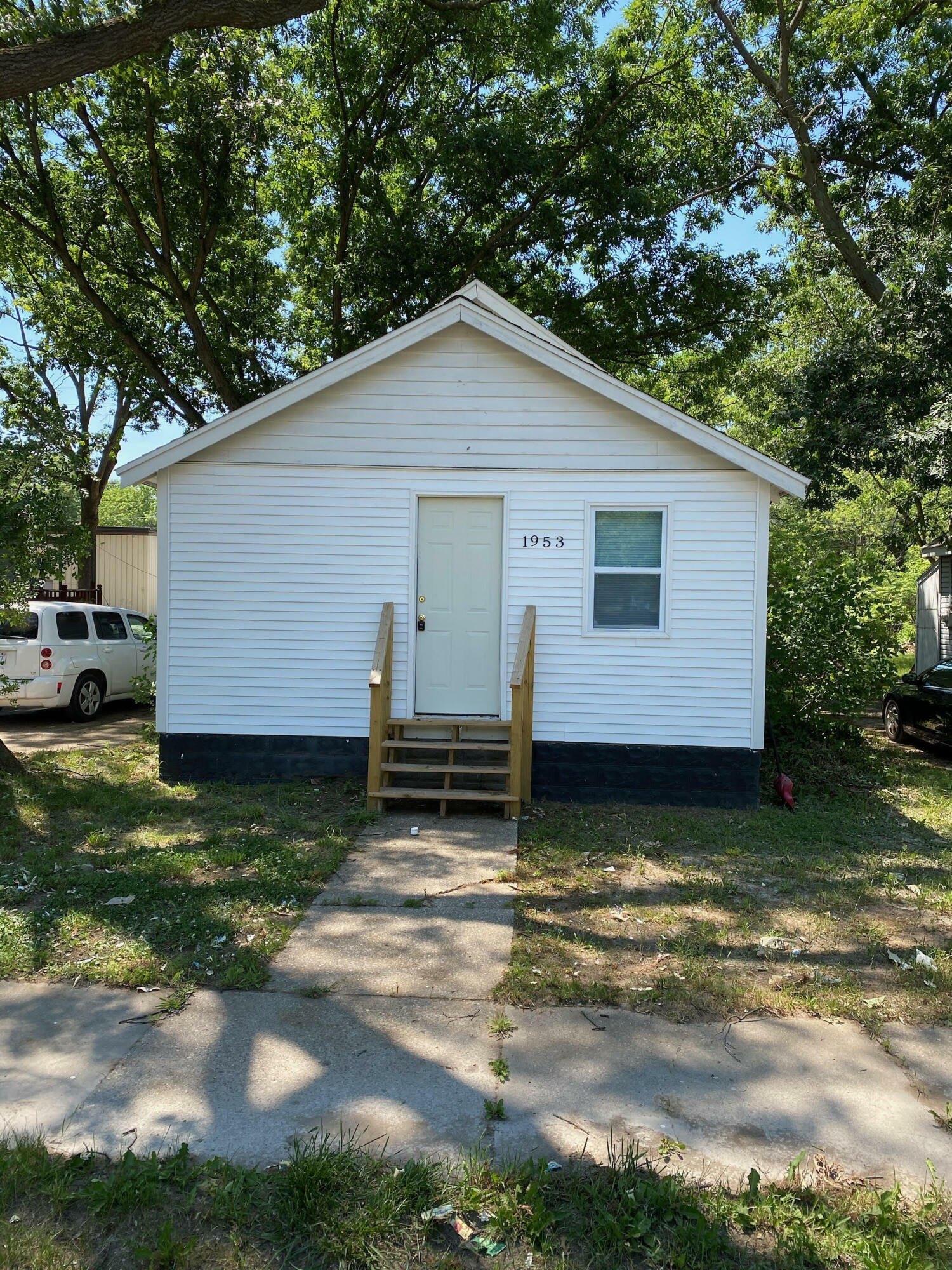 Valley St, Muskegon, MI 49442