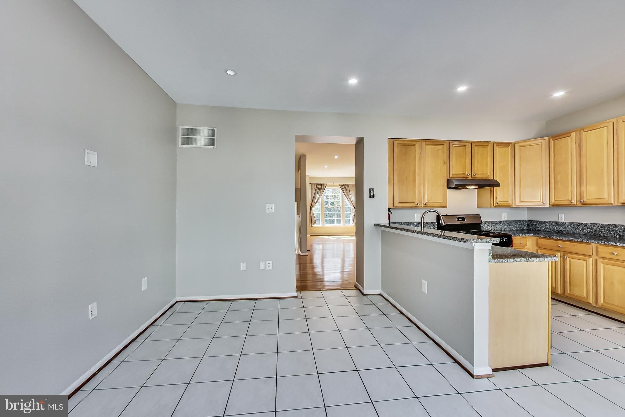 Fountainside Ln, Fairfax, VA 22030