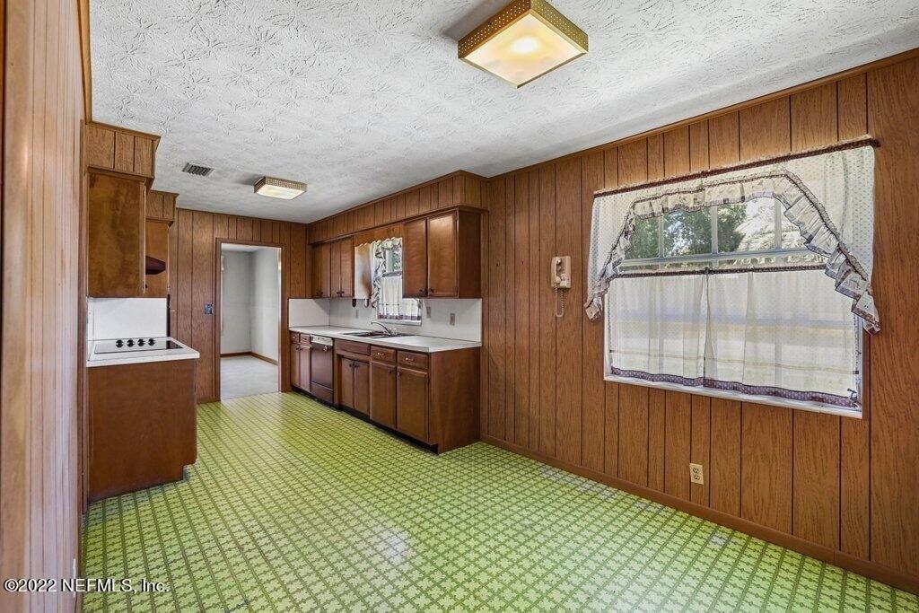 Holly Ln, Palatka, FL 32177