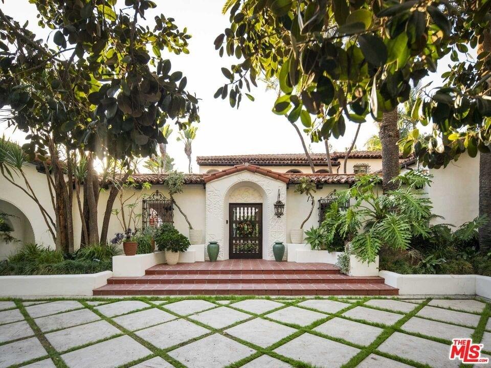 N Roxbury Dr, Beverly Hills, CA 90210