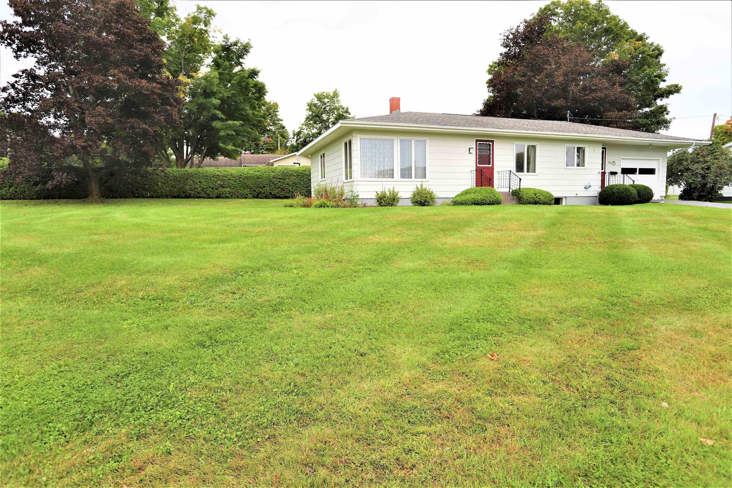 Sloan St, Newport, VT 05855