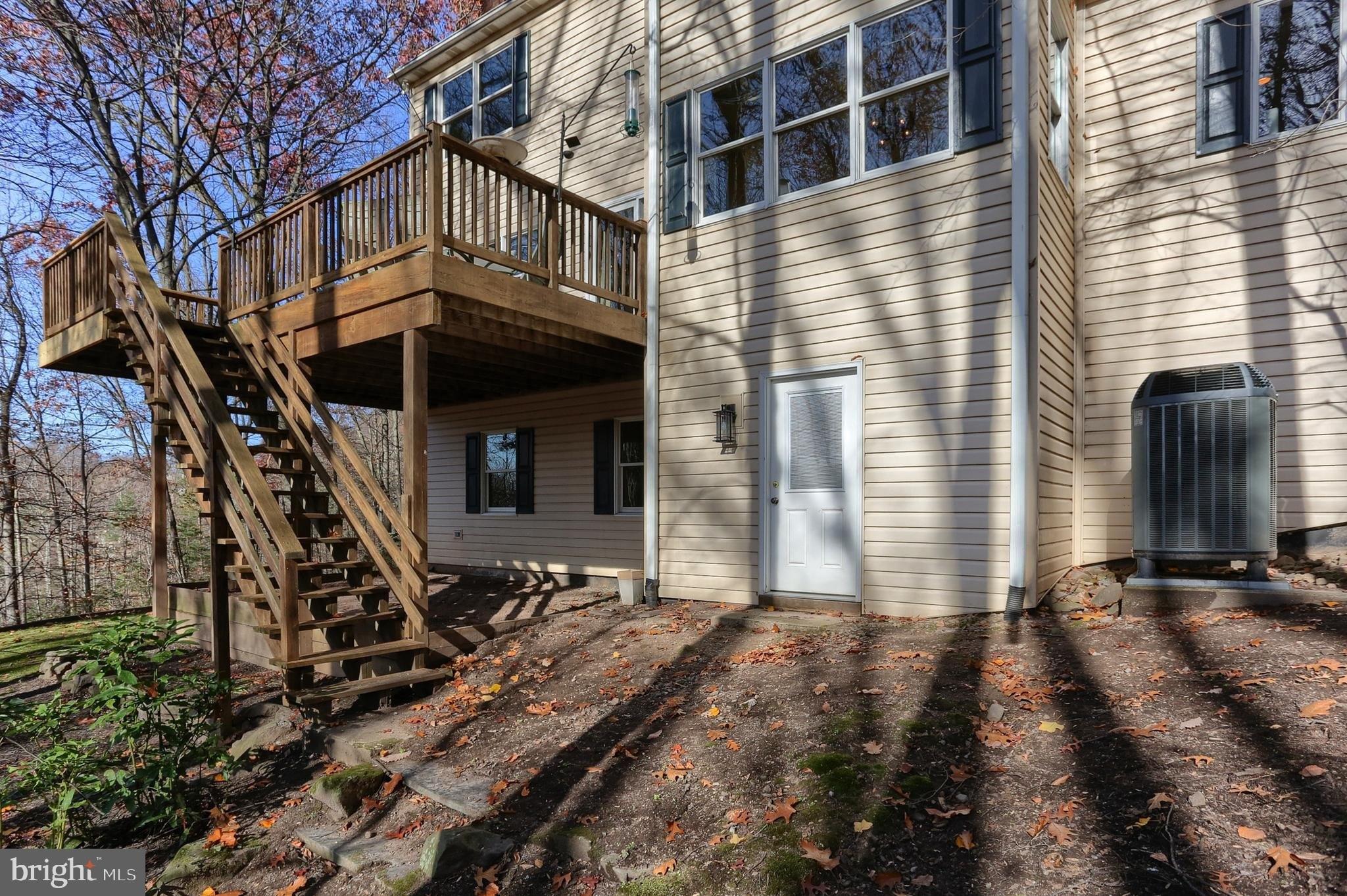 Greenwood Dr, Hummelstown, PA 17036