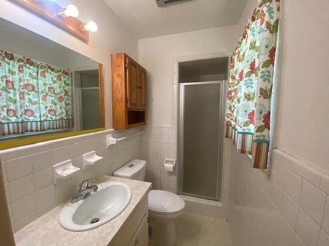 19th Ave, Valley, AL 36854