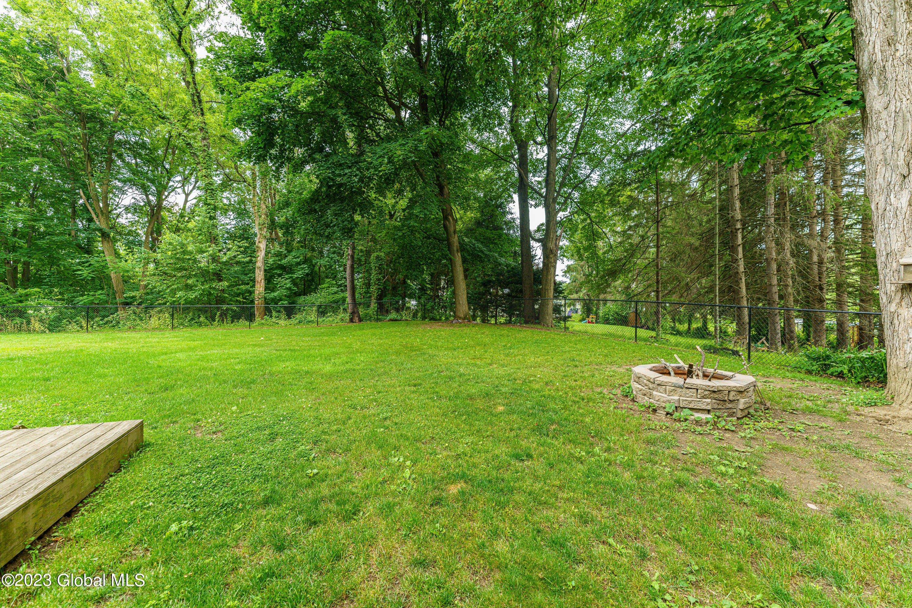 Palmer Ave, Ballston Lake, NY 12019