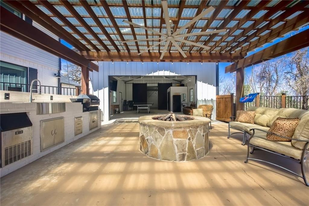 Lakeview Dr, Newcastle, OK 73065