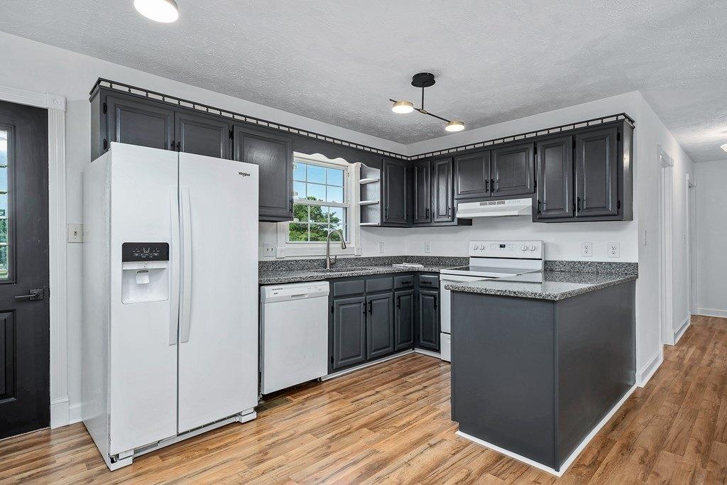 Wade Rd, Sparta, TN 38583