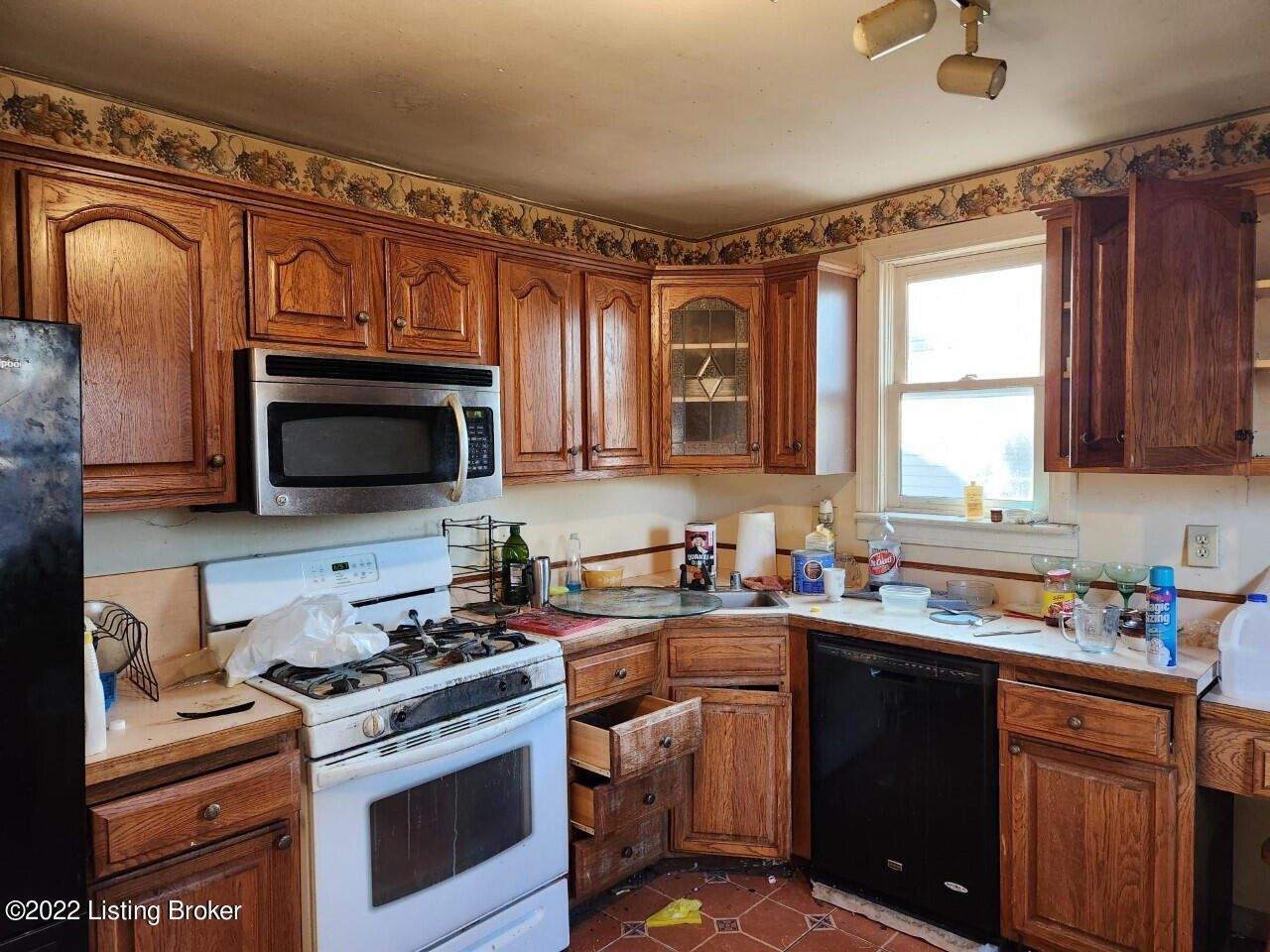 Larchmont Ave, Louisville, KY 40215
