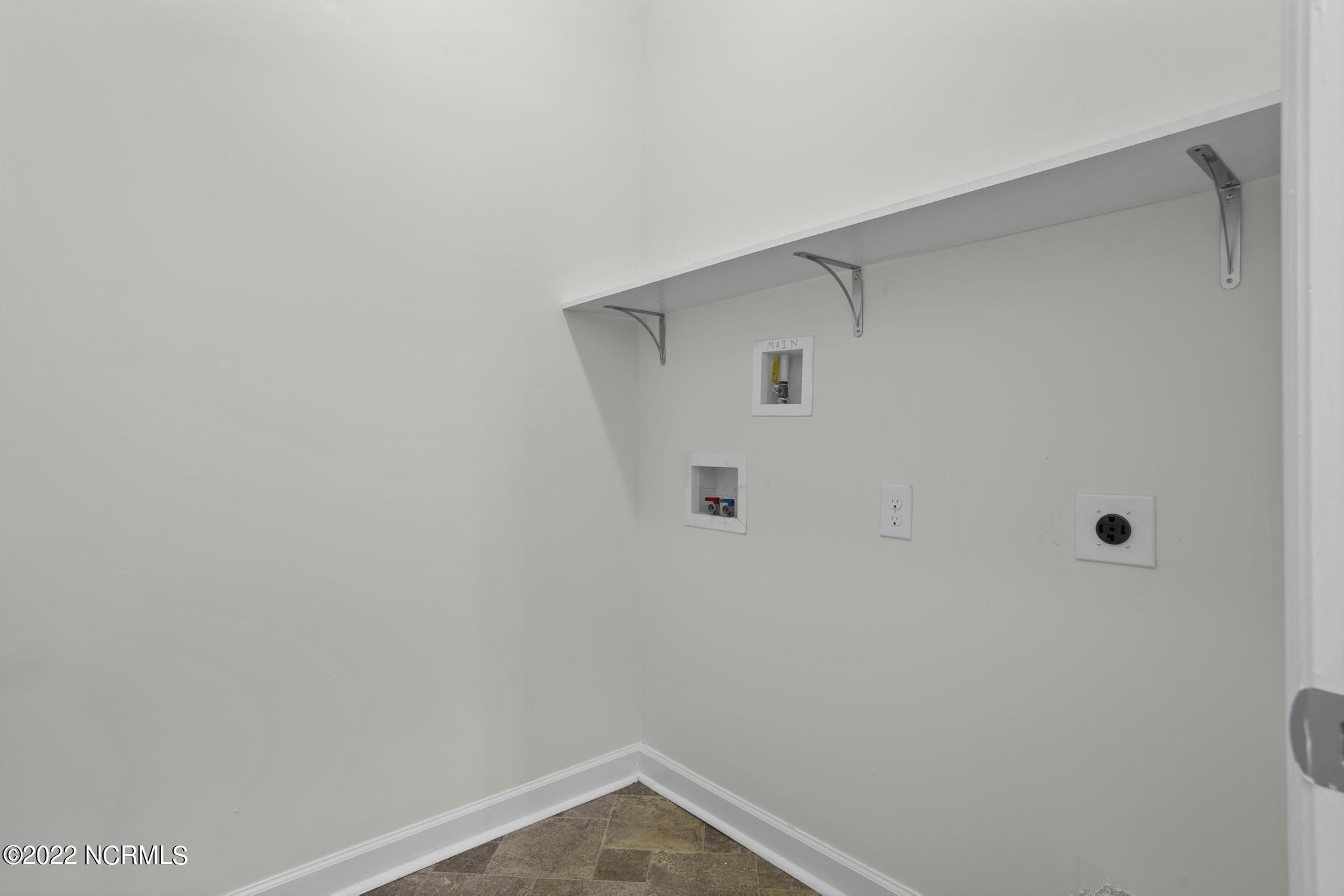 Dexter Ct, Jacksonville, NC 28546